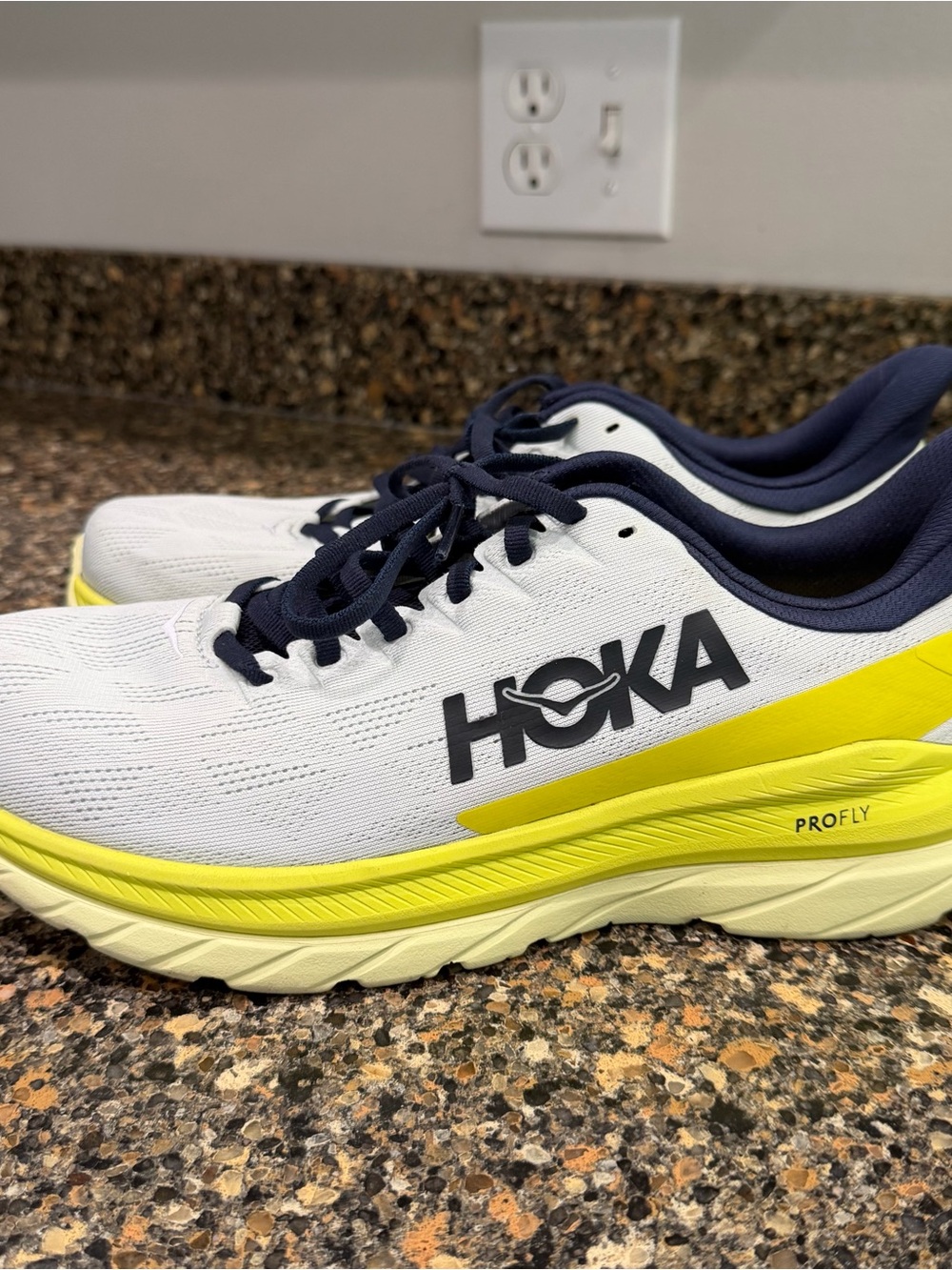 HOKA mens Mach size 9 White & Yellow Running Shoes - Picture 2 of 10